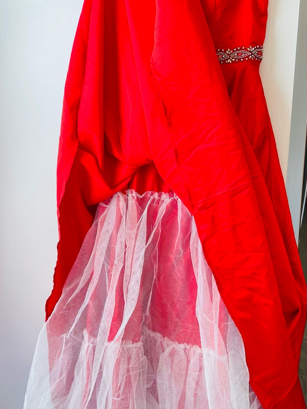 Juliet Elegant Red Prom Dress with Beaded Waist - Picture 5 of 11
